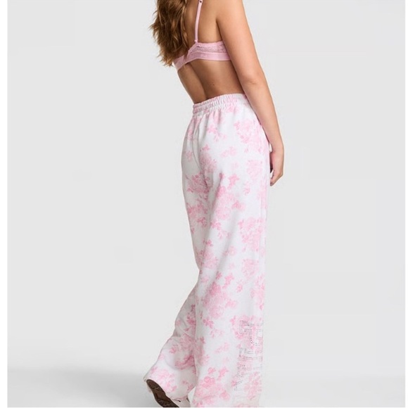 NWT LoveShackFancy x VS Pink Everblooming White wide leg sweatpants - M - Picture 3 of 13